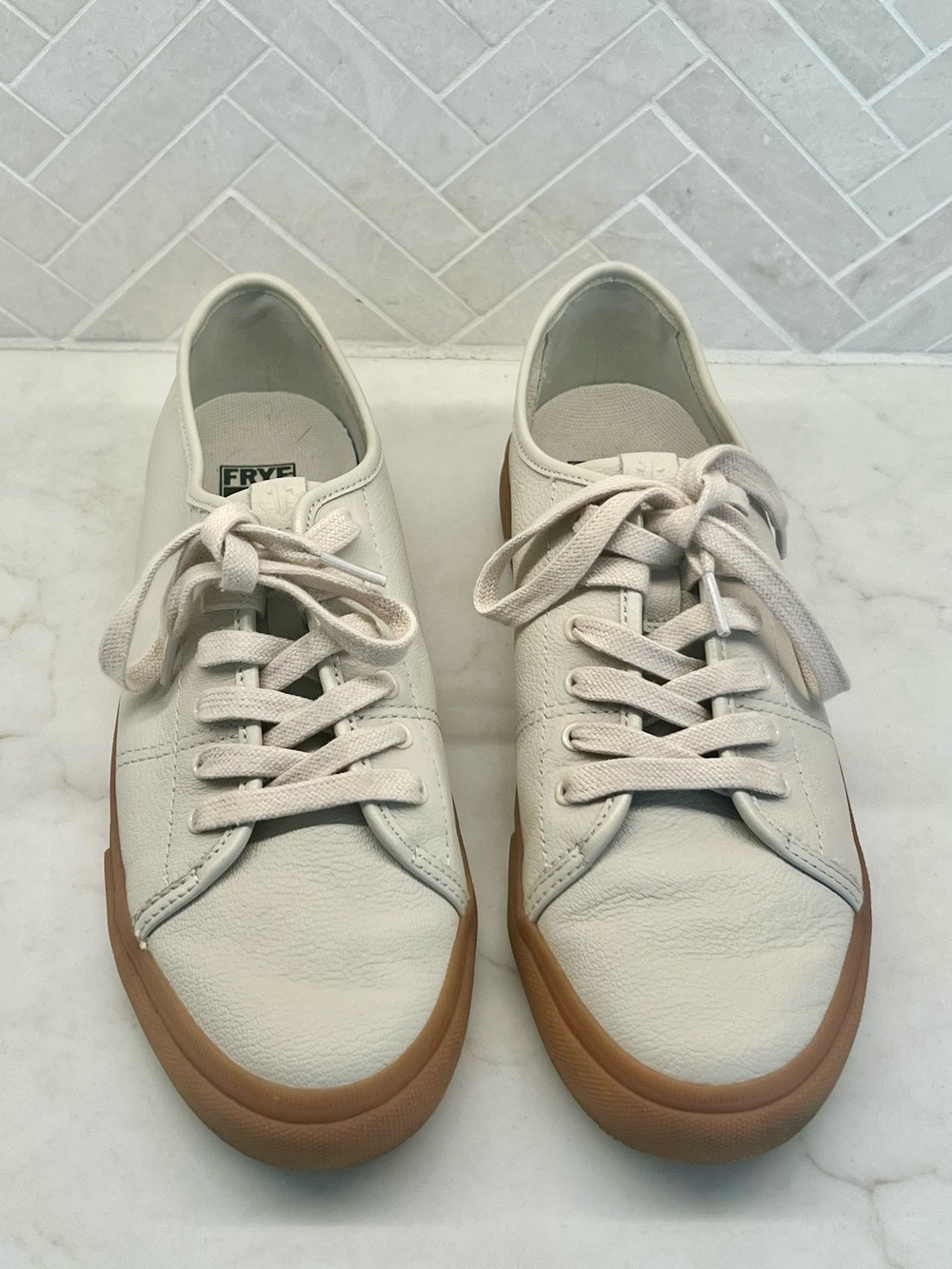 Frye Gia Low Lace Leather Sneakers, Size 9 - Ivory/White - like New!
